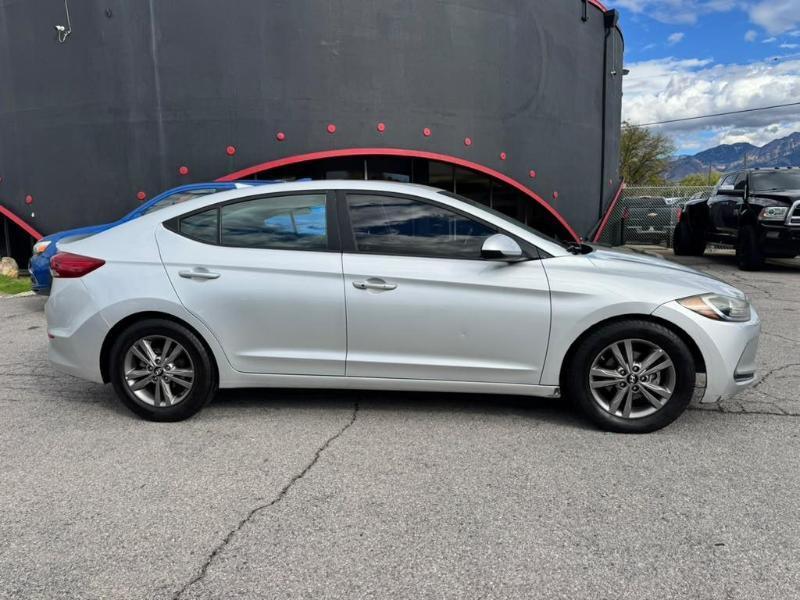 Hyundai Elantra Limited 2018