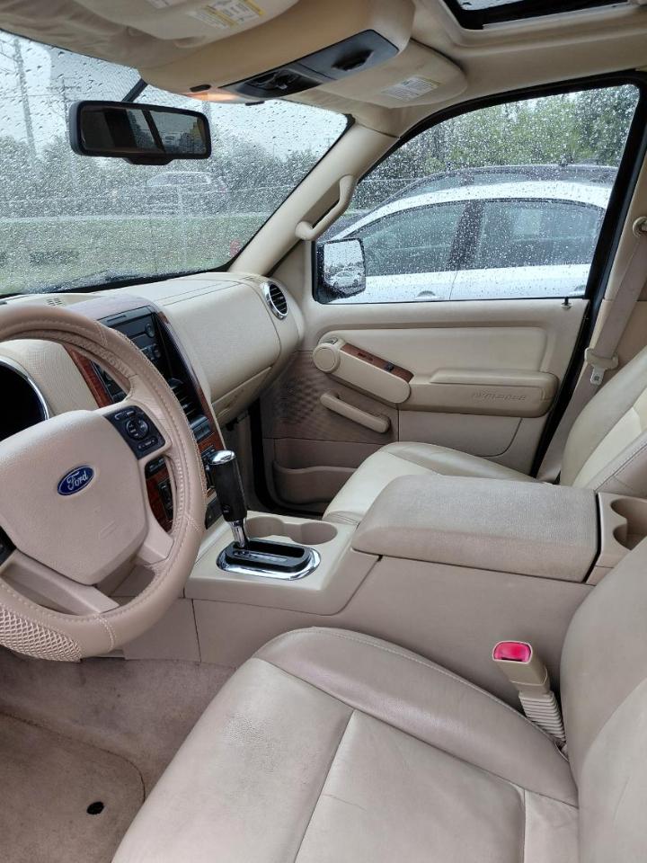 Ford Explorer Eddie Bauer 4.6L 2WD 2006