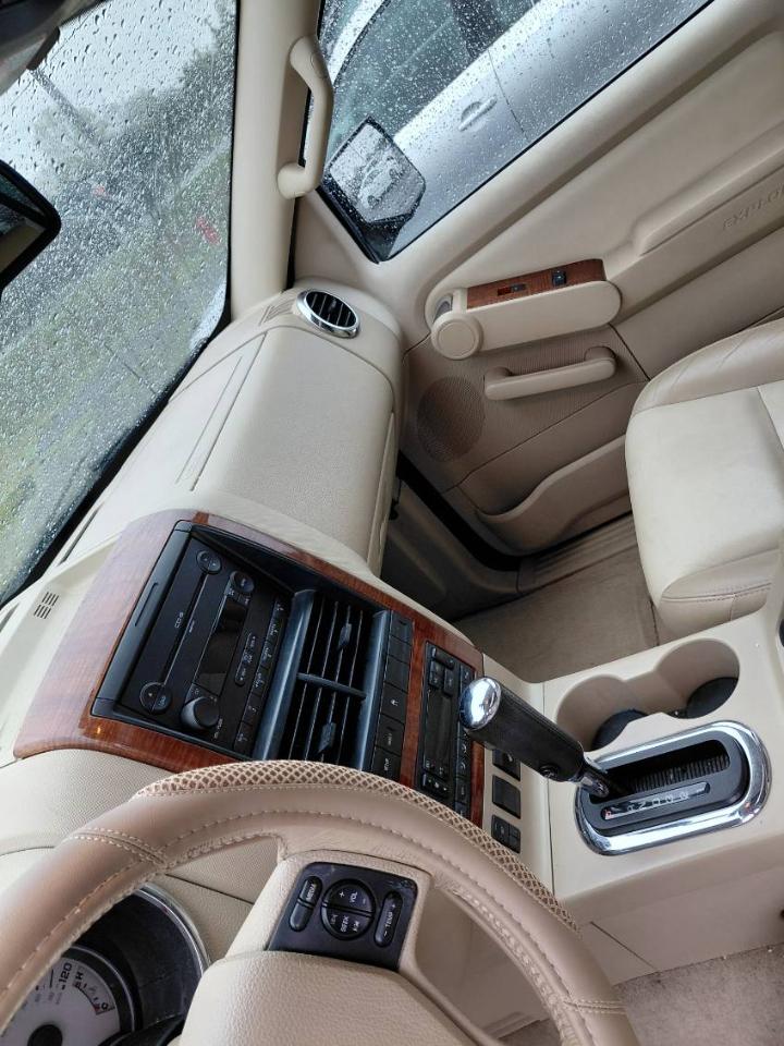 Ford Explorer Eddie Bauer 4.6L 2WD 2006