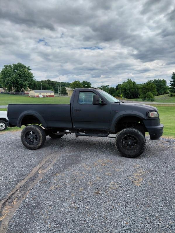 Ford F-150 WS Reg. Cab Short Bed 4WD 1999