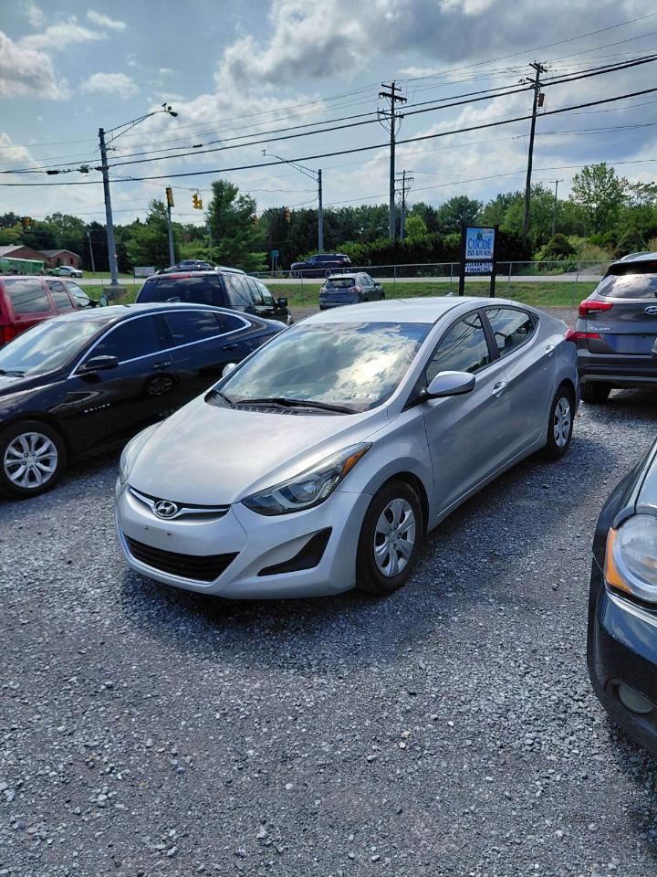 Hyundai Elantra SE 6AT 2016