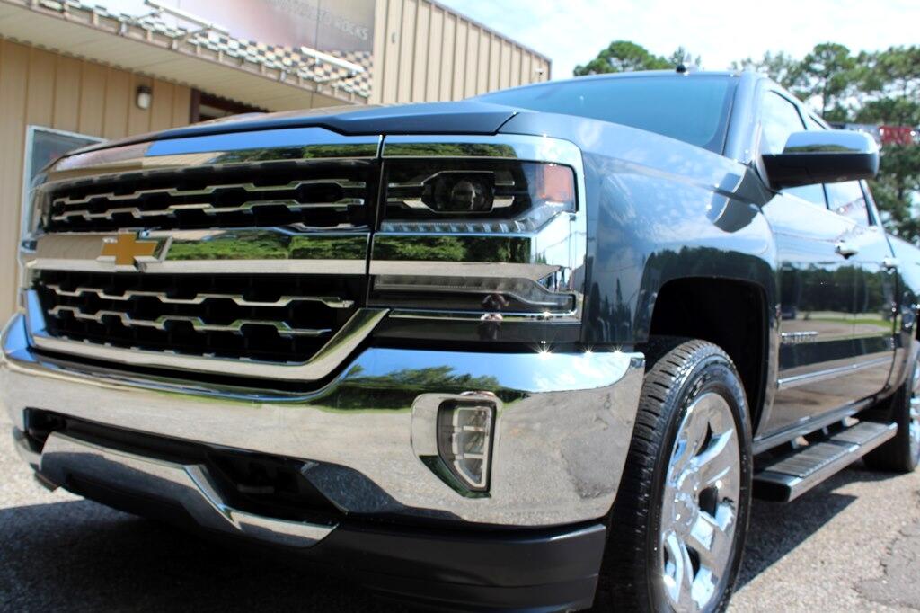 2018 Chevrolet Silverado 1500 LTZ photo 3
