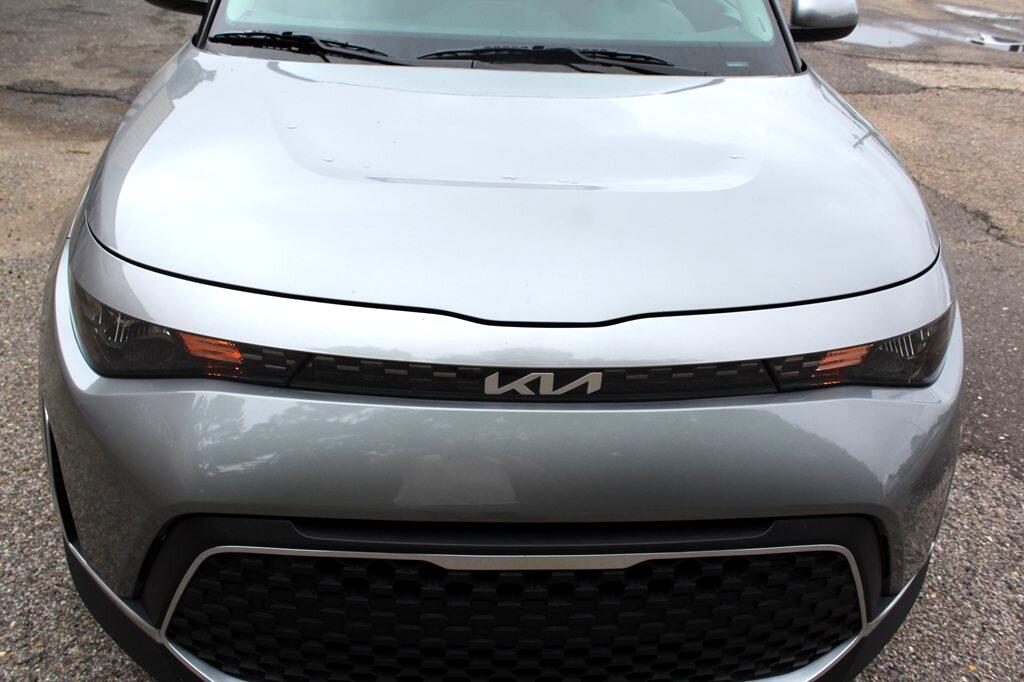 2024 Kia Soul LX photo 8