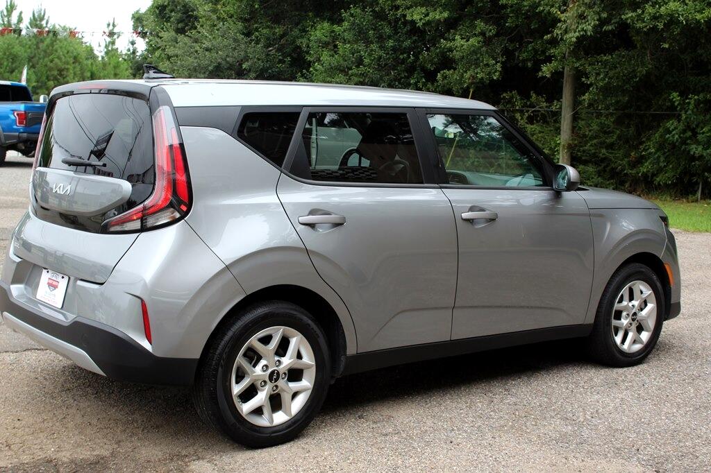2024 Kia Soul LX photo 12