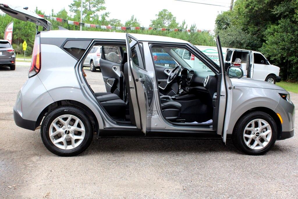 2024 Kia Soul LX photo 20