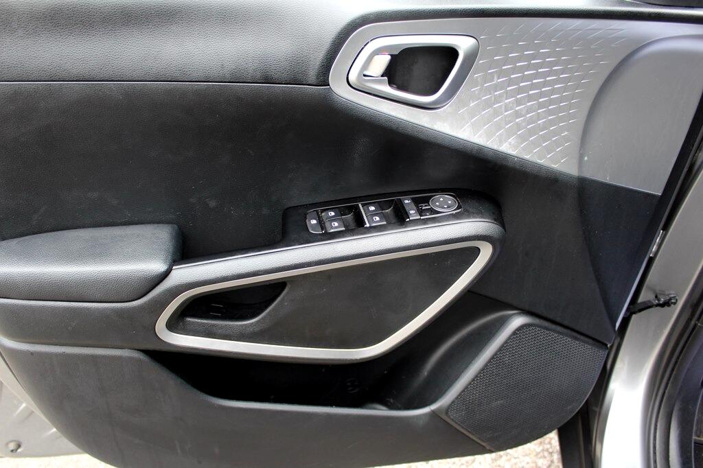 2024 Kia Soul LX photo 31
