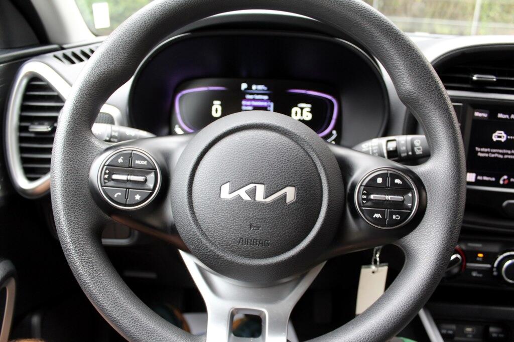 2024 Kia Soul LX photo 32