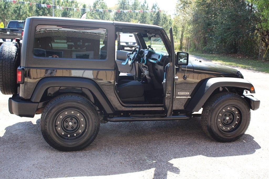 Jeep Wrangler 4WD 2dr Sport 2016