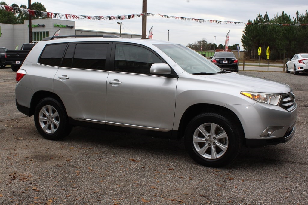 Toyota Highlander FWD 4dr L4 Base (Natl) 2011