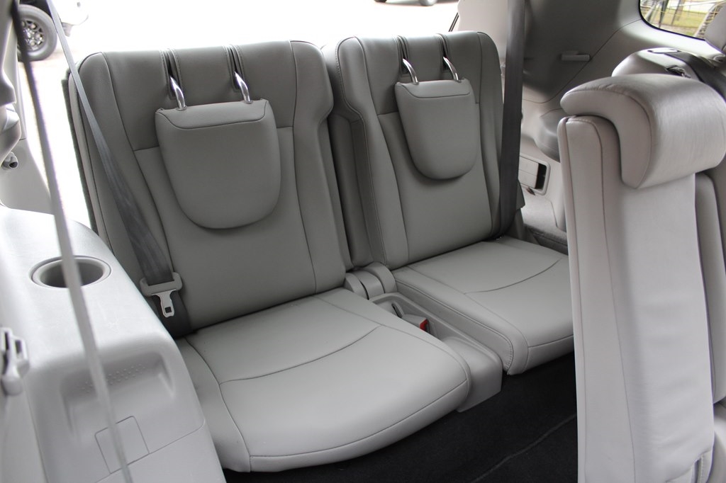 Toyota Highlander FWD 4dr L4 Base (Natl) 2011