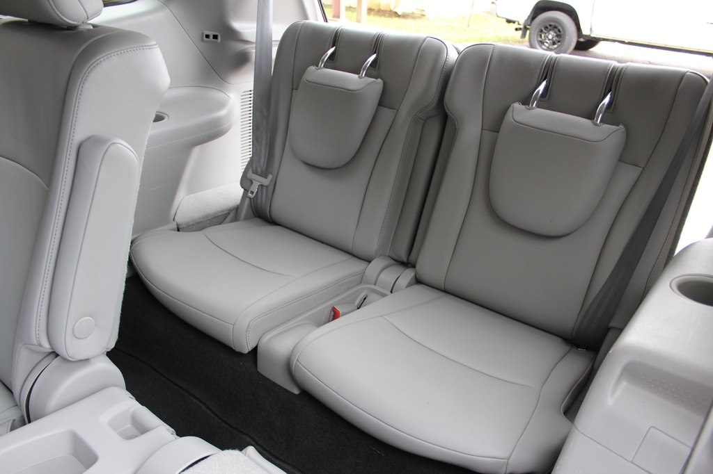 Toyota Highlander FWD 4dr L4 Base (Natl) 2011