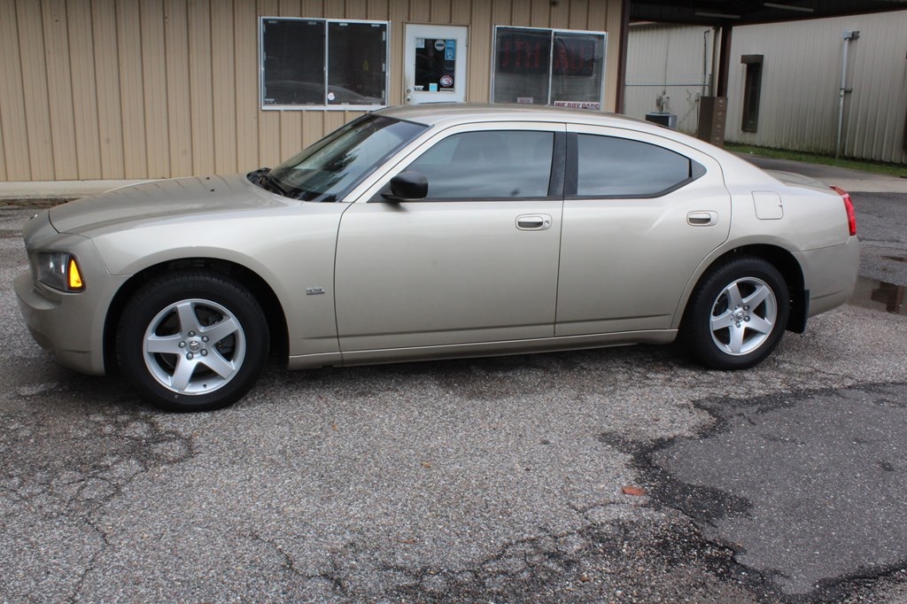 Dodge Charger 4dr Sdn SXT RWD 2009