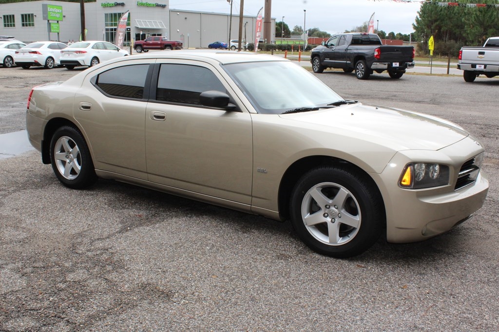 Dodge Charger 4dr Sdn SXT RWD 2009