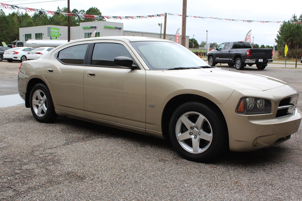 Dodge Charger 4dr Sdn SXT RWD 2009