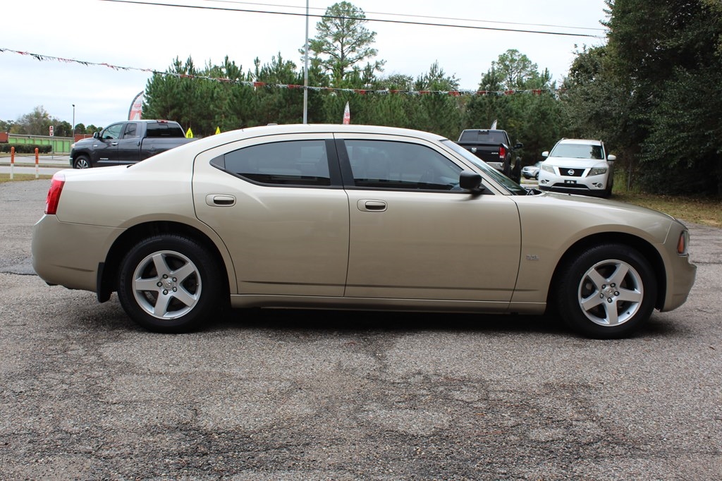 Dodge Charger 4dr Sdn SXT RWD 2009