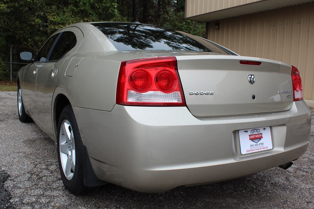 Dodge Charger 4dr Sdn SXT RWD 2009