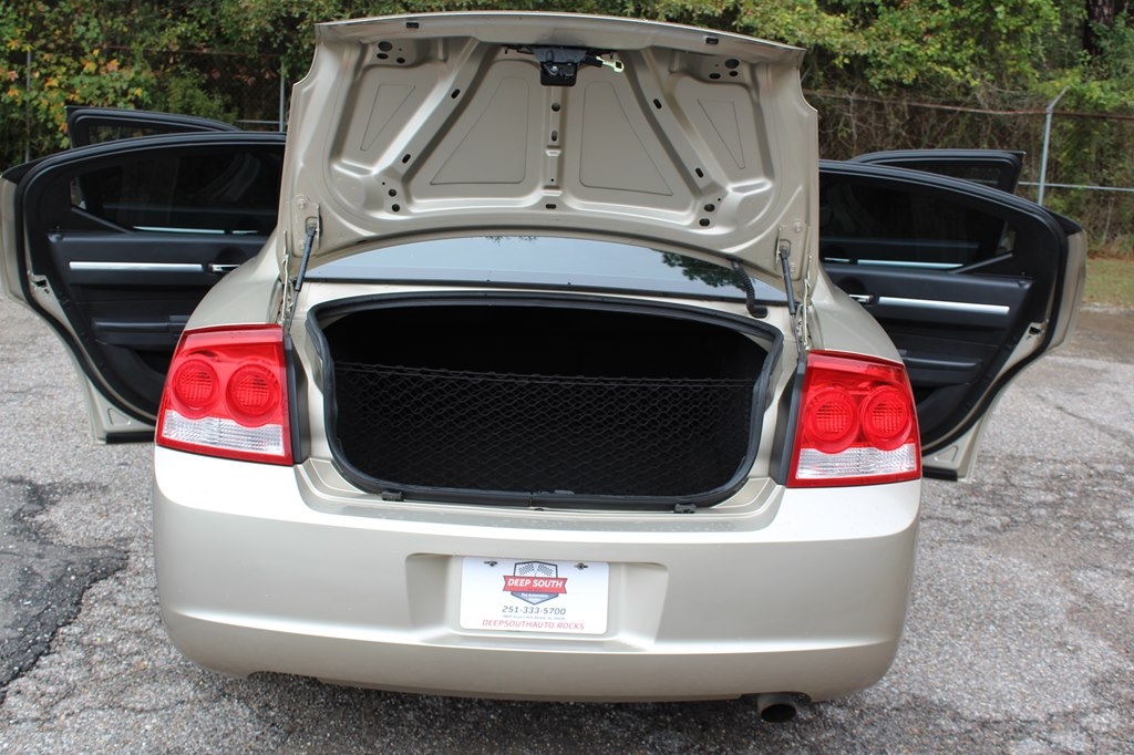 Dodge Charger 4dr Sdn SXT RWD 2009