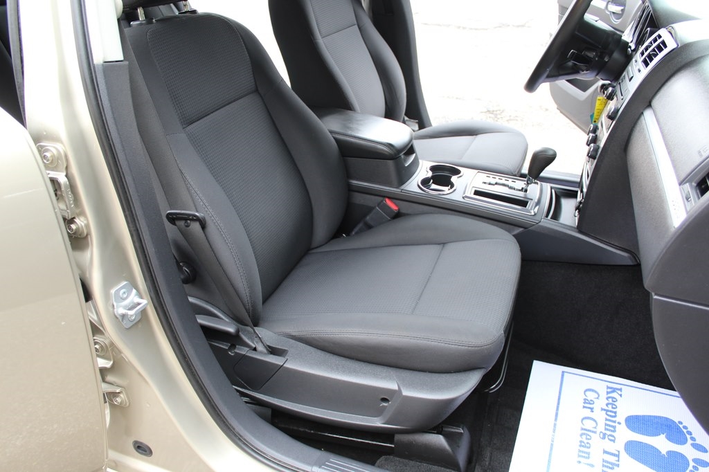 Dodge Charger 4dr Sdn SXT RWD 2009