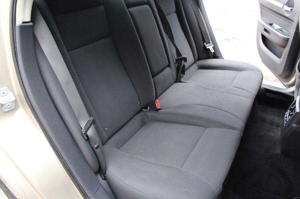 Dodge Charger 4dr Sdn SXT RWD 2009