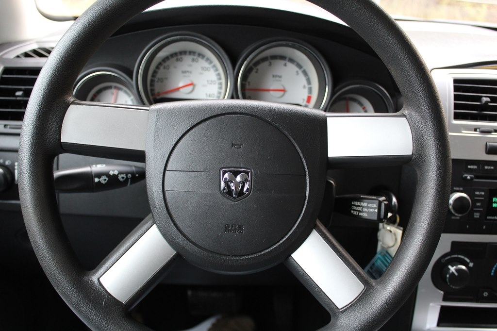 Dodge Charger 4dr Sdn SXT RWD 2009