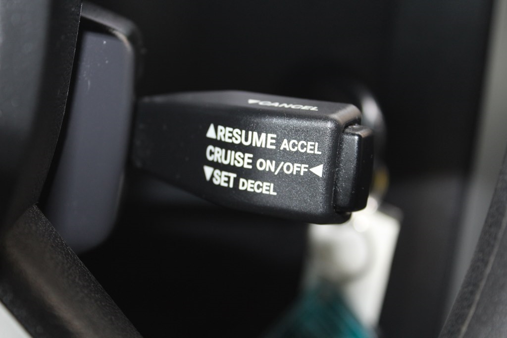 Dodge Charger 4dr Sdn SXT RWD 2009