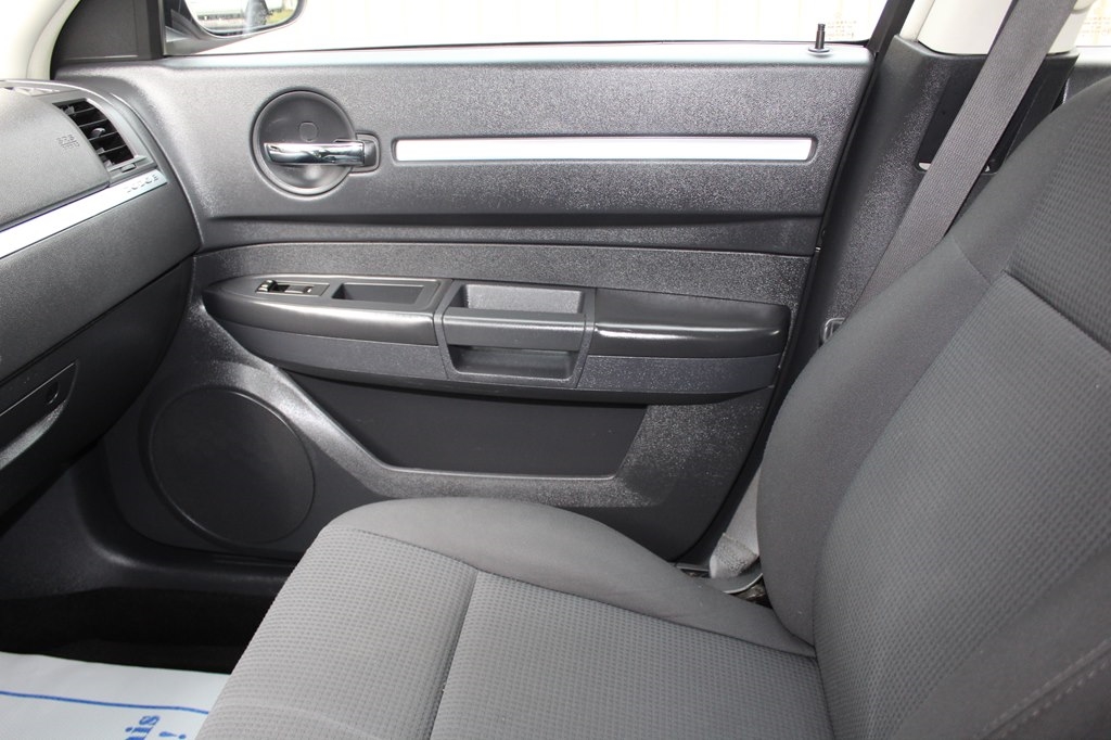 Dodge Charger 4dr Sdn SXT RWD 2009