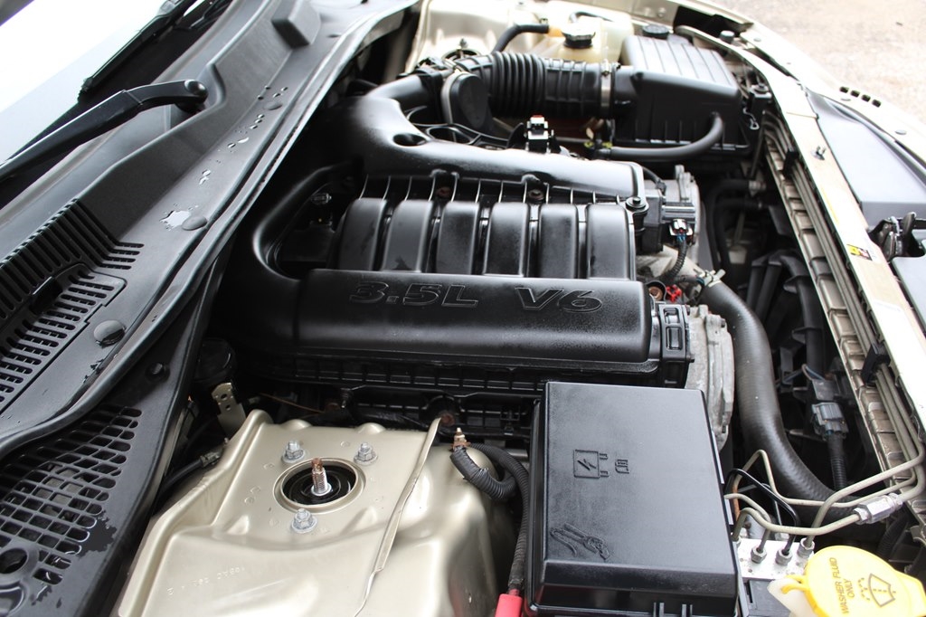 Dodge Charger 4dr Sdn SXT RWD 2009