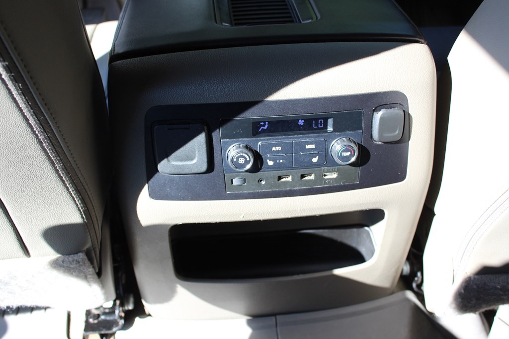 Chevrolet Suburban 2WD 4dr 1500 Premier 2018