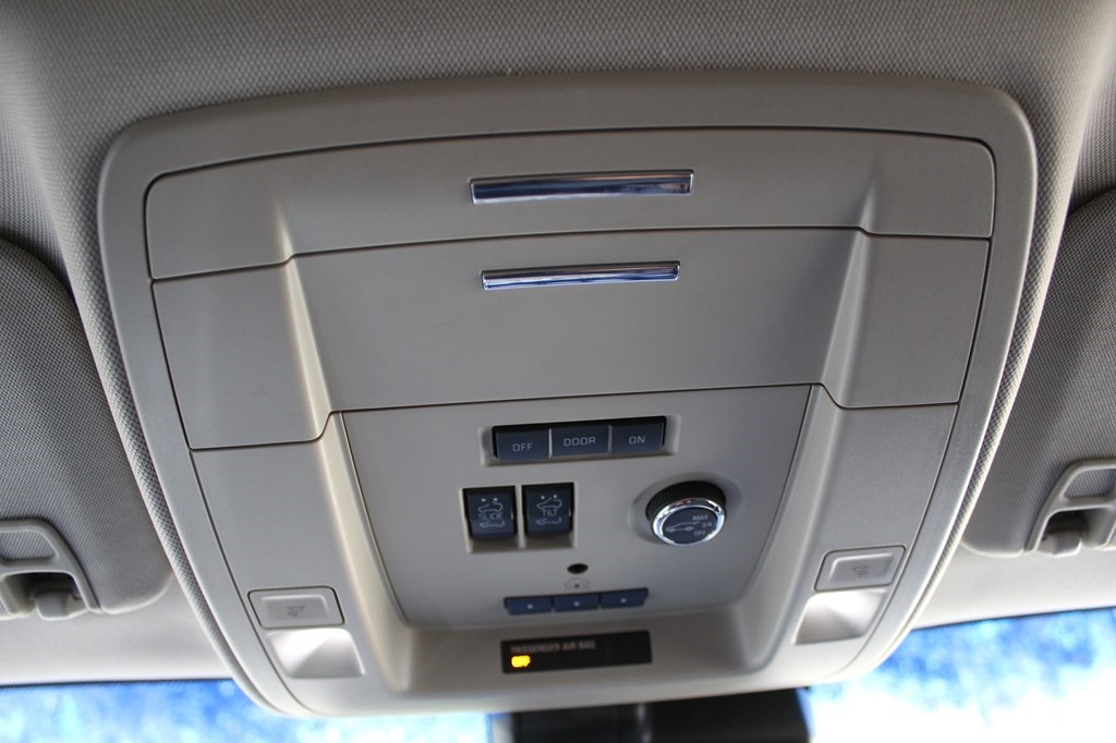 Chevrolet Suburban 2WD 4dr 1500 Premier 2018