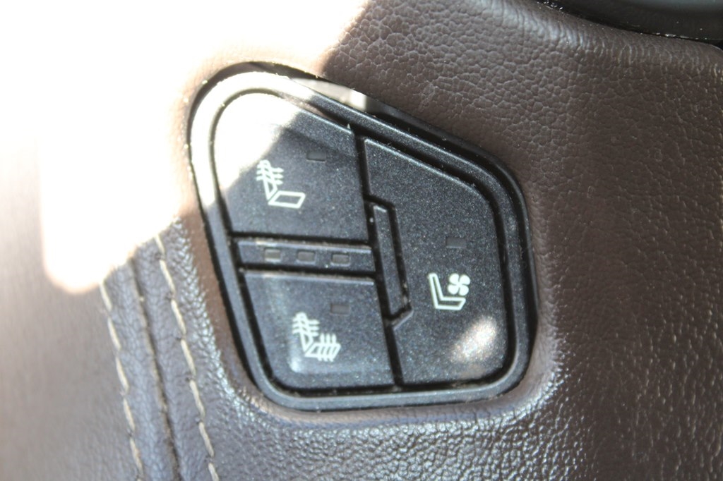 Chevrolet Suburban 2WD 4dr 1500 Premier 2018