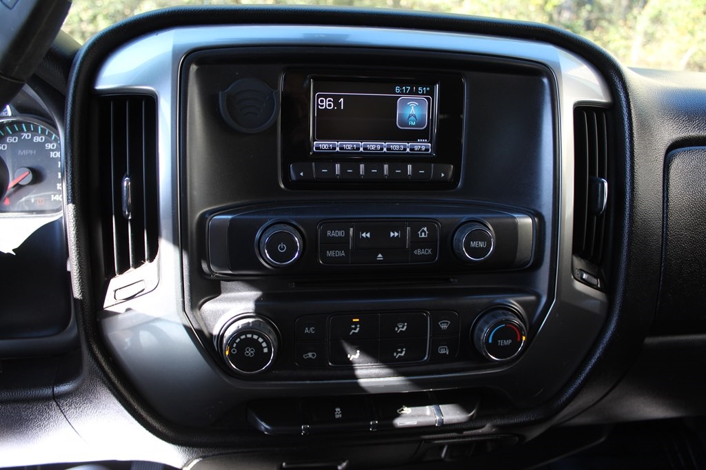 Chevrolet Silverado 1500 4WD Crew Cab 143.5" LT w/1LT 2015