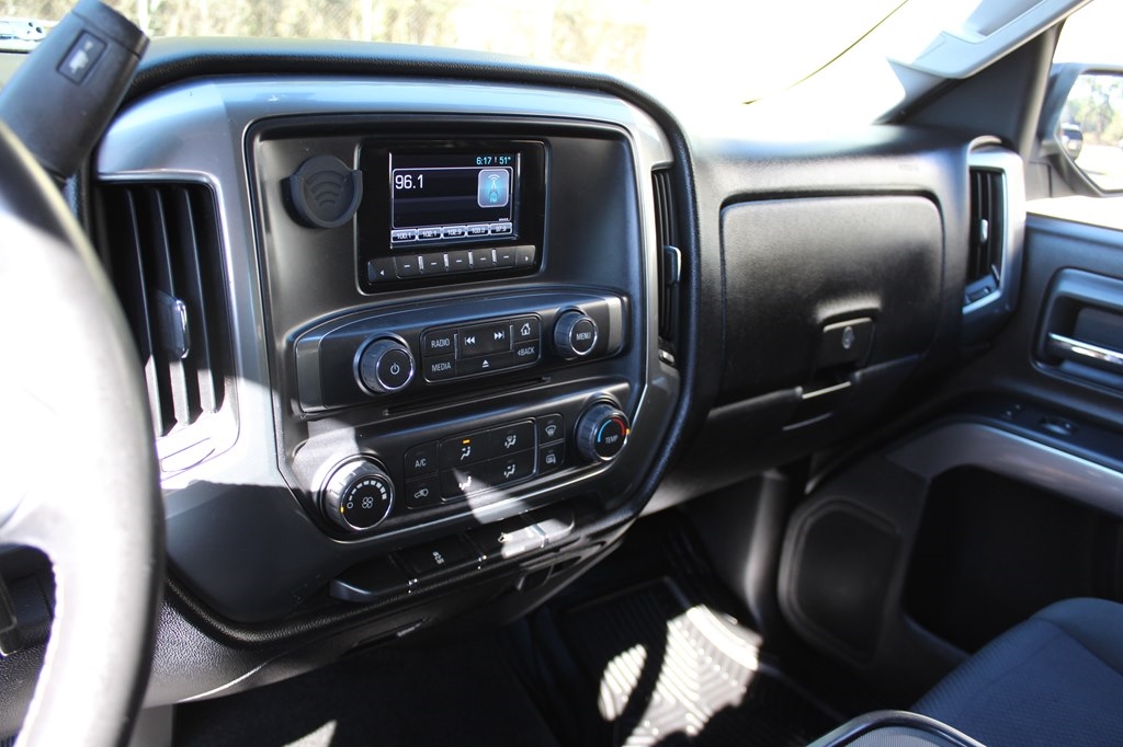 Chevrolet Silverado 1500 4WD Crew Cab 143.5" LT w/1LT 2015