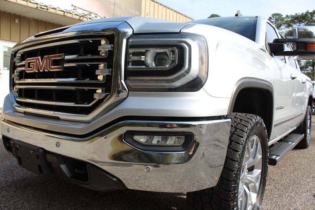 GMC Sierra 1500 4WD Crew Cab 143.5" SLT 2017