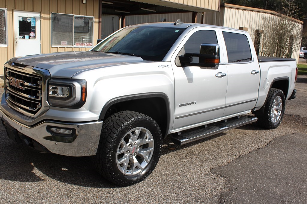 GMC Sierra 1500 4WD Crew Cab 143.5" SLT 2017