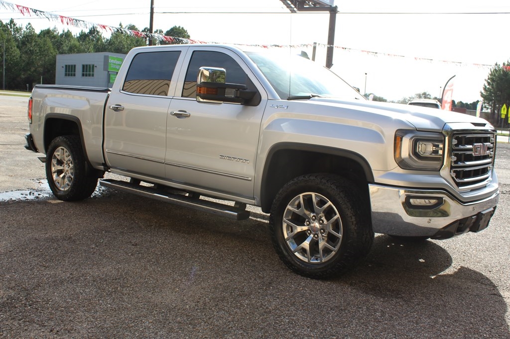 GMC Sierra 1500 4WD Crew Cab 143.5" SLT 2017