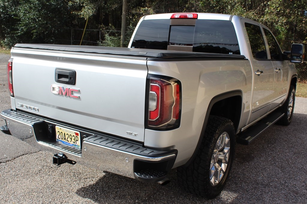 GMC Sierra 1500 4WD Crew Cab 143.5" SLT 2017