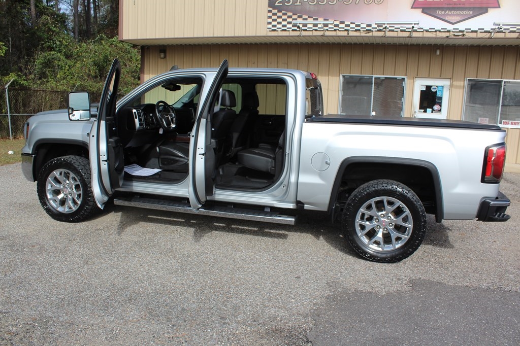 GMC Sierra 1500 4WD Crew Cab 143.5" SLT 2017
