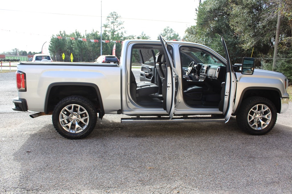GMC Sierra 1500 4WD Crew Cab 143.5" SLT 2017