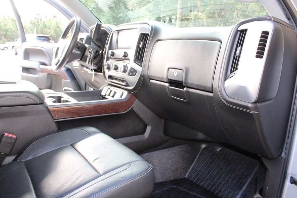 GMC Sierra 1500 4WD Crew Cab 143.5" SLT 2017