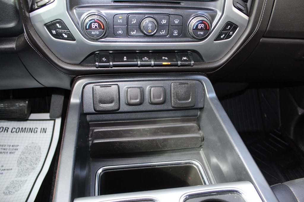 GMC Sierra 1500 4WD Crew Cab 143.5" SLT 2017