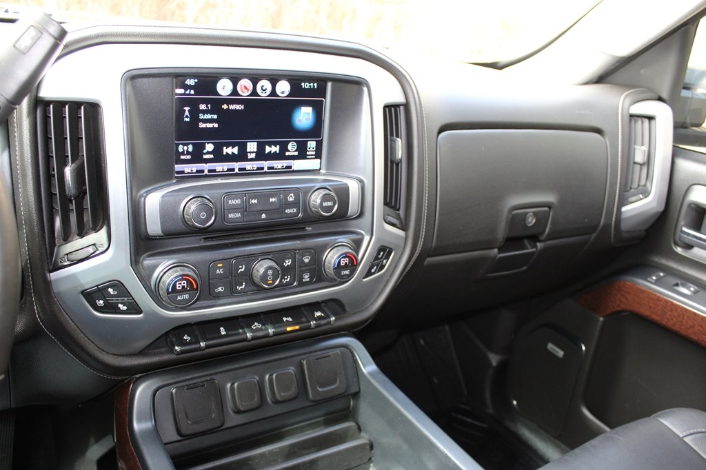 GMC Sierra 1500 4WD Crew Cab 143.5" SLT 2017