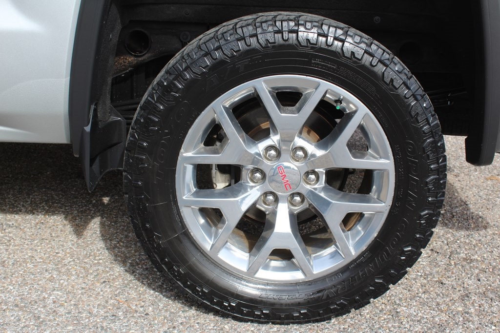 GMC Sierra 1500 4WD Crew Cab 143.5" SLT 2017