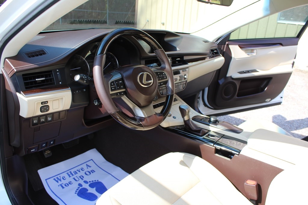 Lexus ES ES 350 FWD 2017