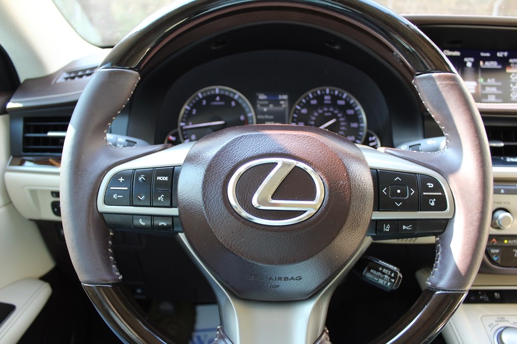 Lexus ES ES 350 FWD 2017