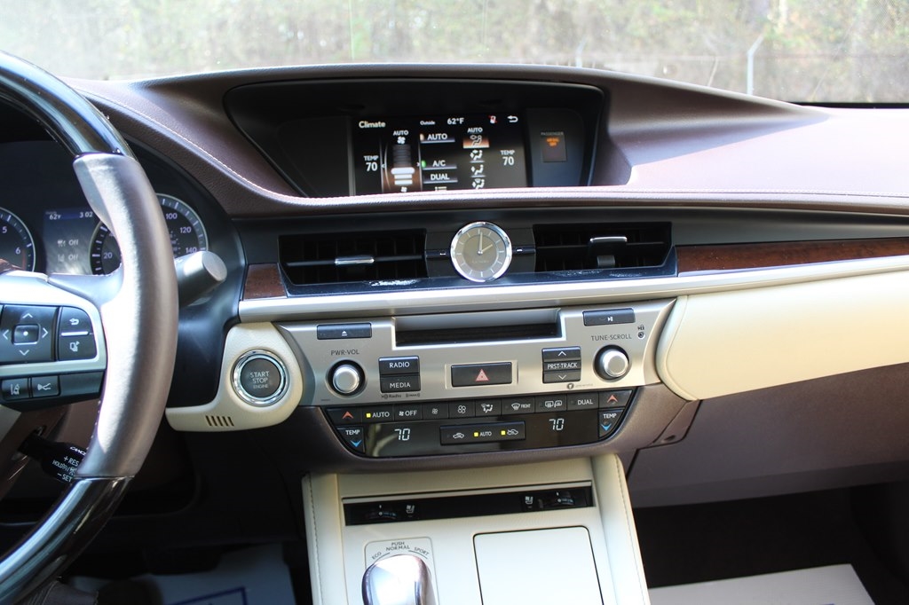 Lexus ES ES 350 FWD 2017