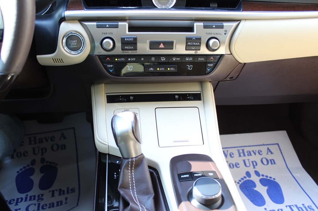 Lexus ES ES 350 FWD 2017