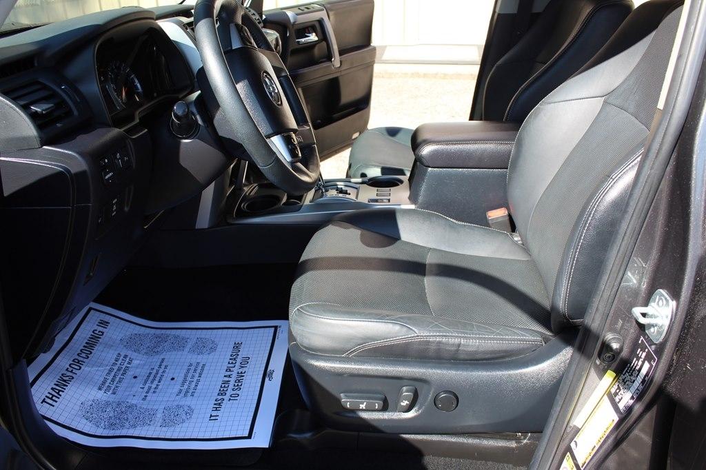 Toyota 4Runner RWD 4dr V6 SR5 Premium (Natl) 2016