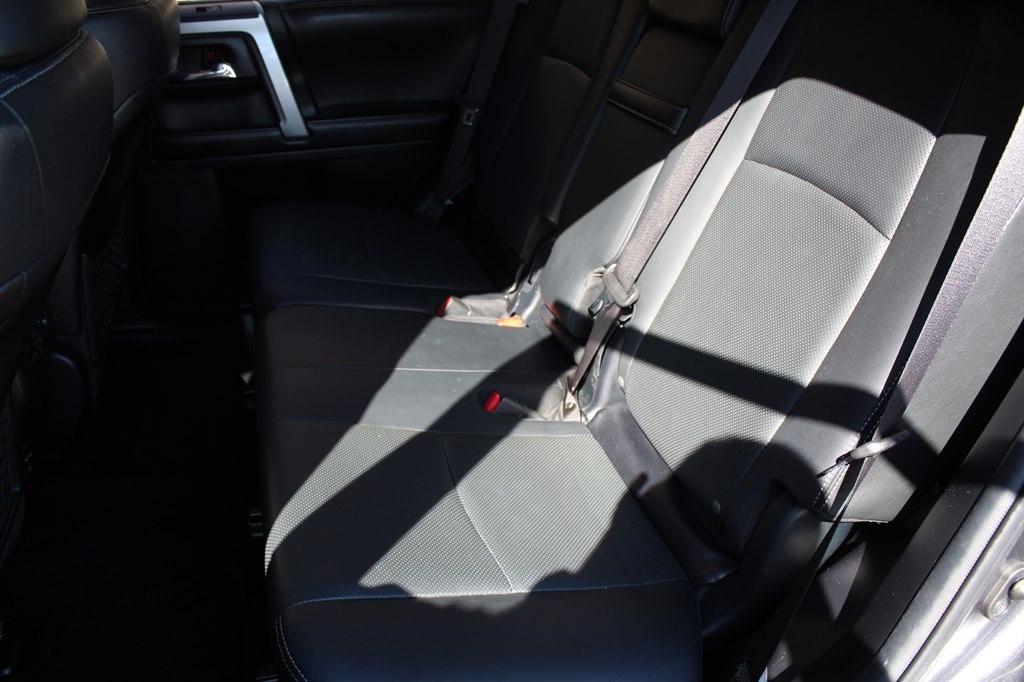 Toyota 4Runner RWD 4dr V6 SR5 Premium (Natl) 2016