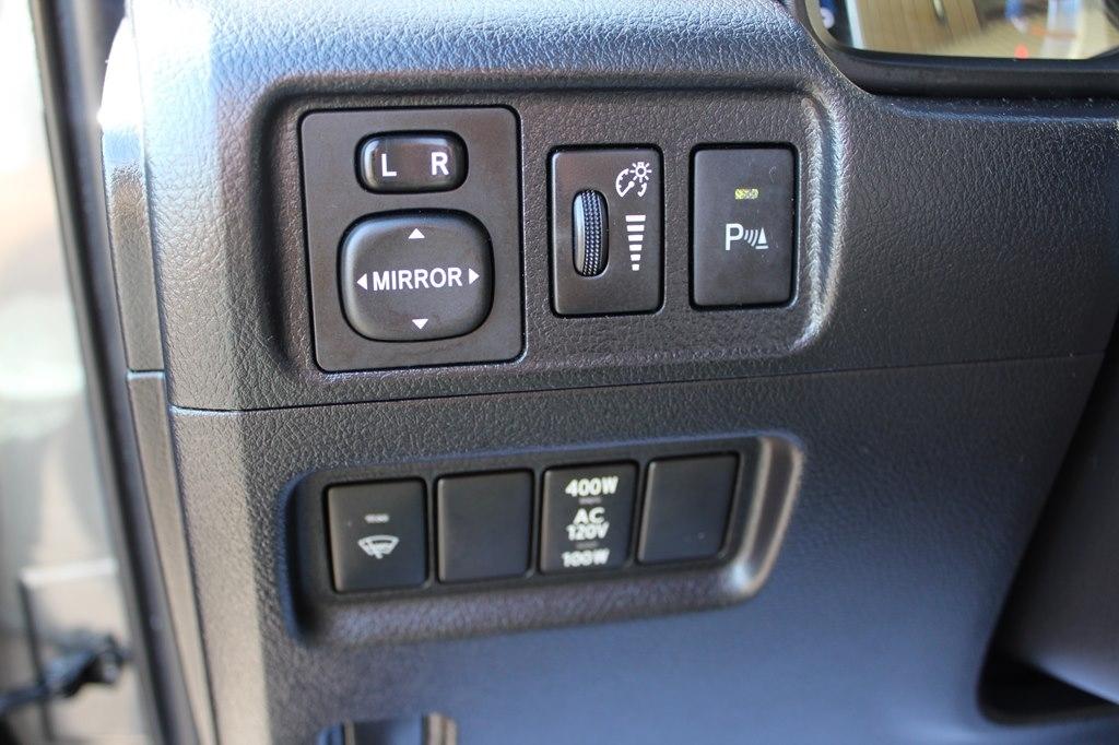 Toyota 4Runner RWD 4dr V6 SR5 Premium (Natl) 2016