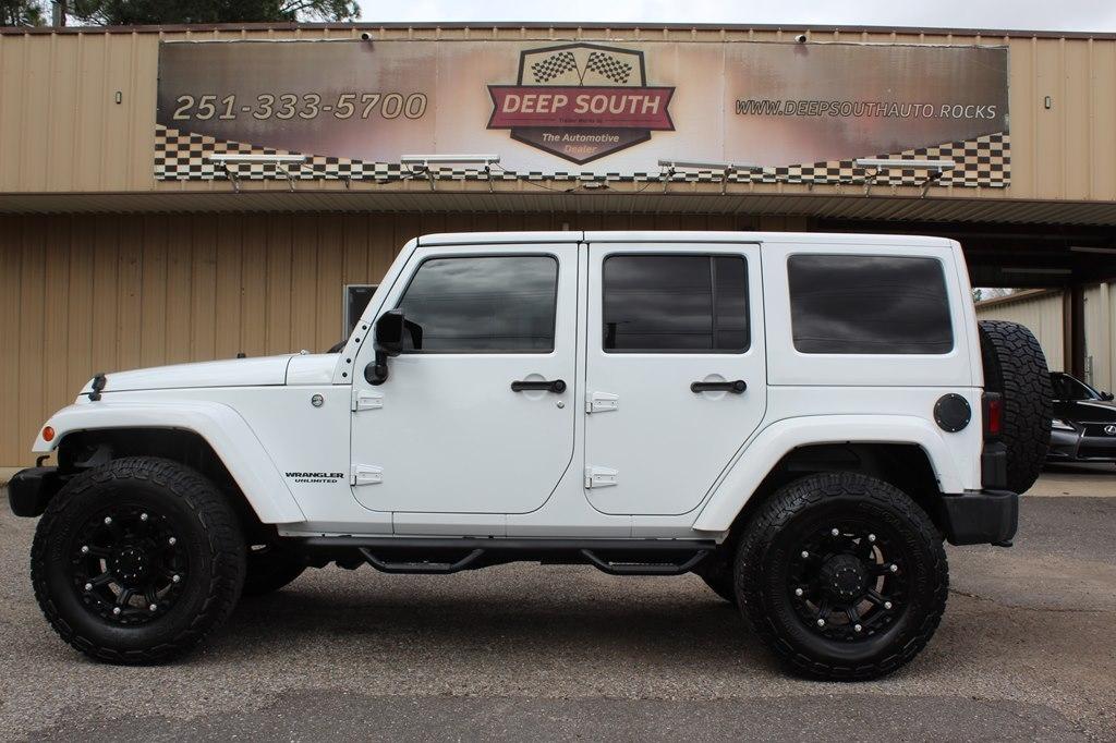 2014 Jeep Wrangler Unlimited 4WD 4dr Altitude